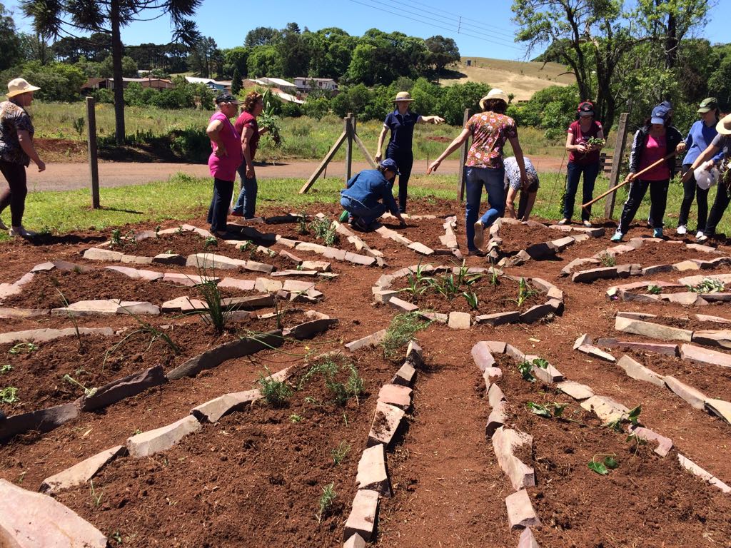 Você está visualizando atualmente MUNICÍPIO DE IPIRANGA DO SUL PROMOVE CURSO SOBRE PLANTAS MEDICINAIS