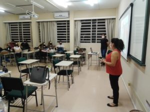 Leia mais sobre o artigo VIGILÂNCIA SANITÁRIA REALIZA PALESTRA PARA ALUNOS DE ENGENHARIA QUÍMICA DA URI