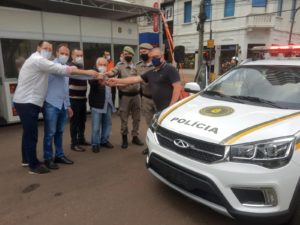 Leia mais sobre o artigo NA ABERTURA DA ‘OPERAÇÃO NATAL SEGURO’ PREFEITURA ENTREGA VIATURA À BRIGADA MILITAR