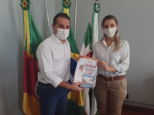 Leia mais sobre o artigo INSTALAÇÃO DE FARMÁCIA SOLIDÁRIA: PREFEITO QUER ANALISAR PROJETO COM EQUIPE DA SAÚDE