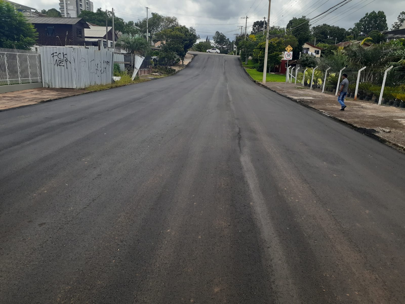 Você está visualizando atualmente “FICOU ÓTIMO”, DISSE EMPRESÁRIO SOBRE RECUPERAÇÃO DA RUA JACINTO GODOY