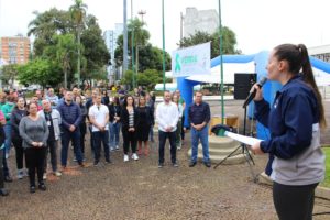 Leia mais sobre o artigo GINÁSTICA LABORAL NA PRAÇA INTEGRA A PROGRAMAÇÃO DO ABRIL VERDE