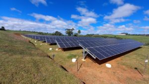 Leia mais sobre o artigo USINA SOLAR VAI GERAR ECONOMIA DE ATÉ 80% NAS CONTAS DE LUZ DO MUNICÍPIO