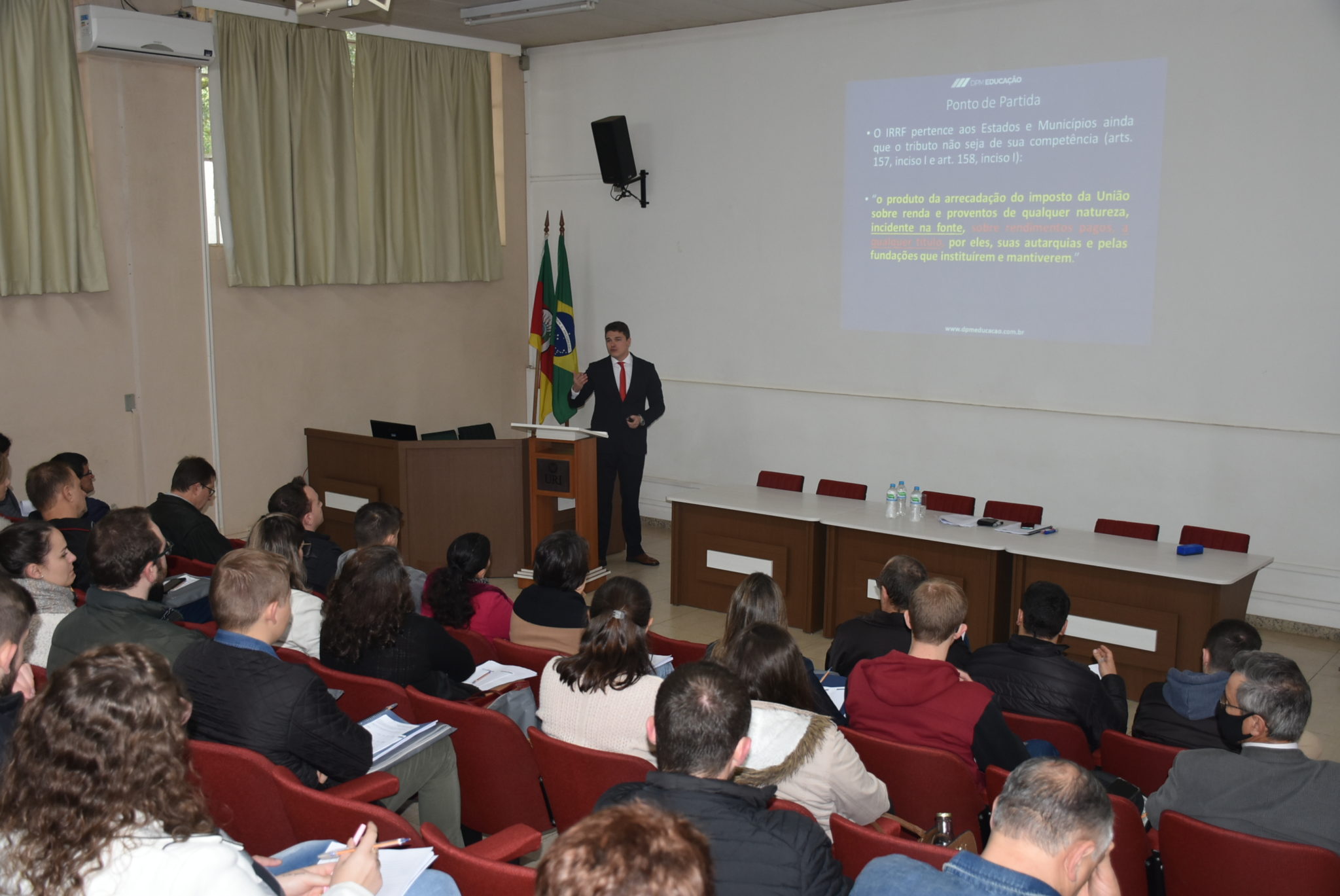 No momento, você está visualizando AMAU promove curso sobre Imposto de Renda Retido  na Fonte para servidores municipais
