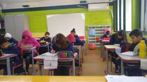 Leia mais sobre o artigo UNIFORME TRAZ BENEFÍCIOS DENTRO E FORA DA ESCOLA APONTA COMUNIDADE