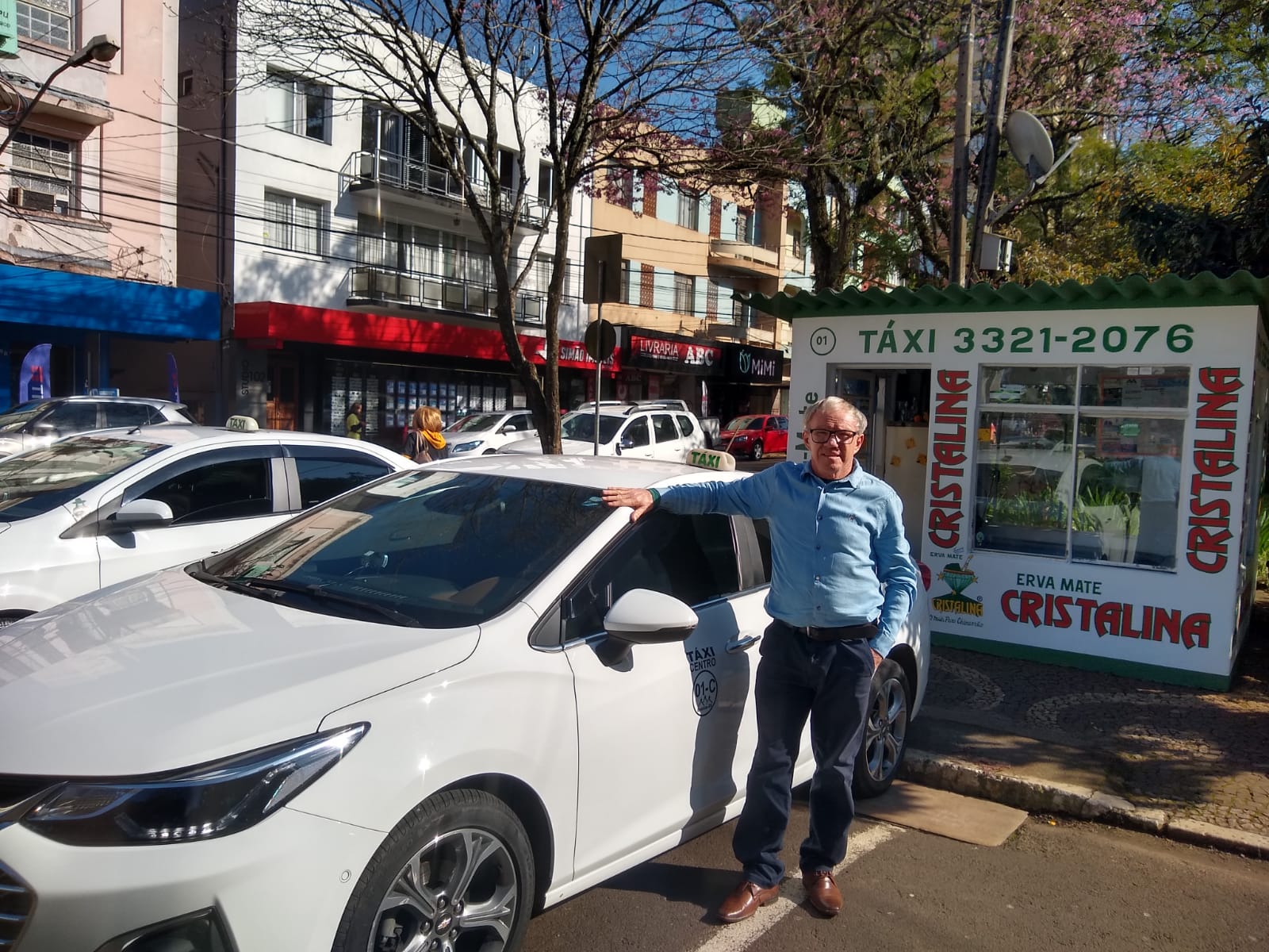 Você está visualizando atualmente PROFISSIONAIS APROVAM LEIS MUNICIPAIS QUE REGULAMENTAM TRANSPORTE POR APLICATIVO E OS TAXISTAS