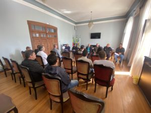 Leia mais sobre o artigo REUNIÃO ORIENTA MOTORISTAS POR APLICATIVO SOBRE NOVAS REGRAS MUNICIPAIS