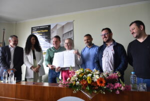 Leia mais sobre o artigo Unidades de saúde de municípios da região da AMAU recebem certificado de Selo Bronze UBS Amiga do Idoso