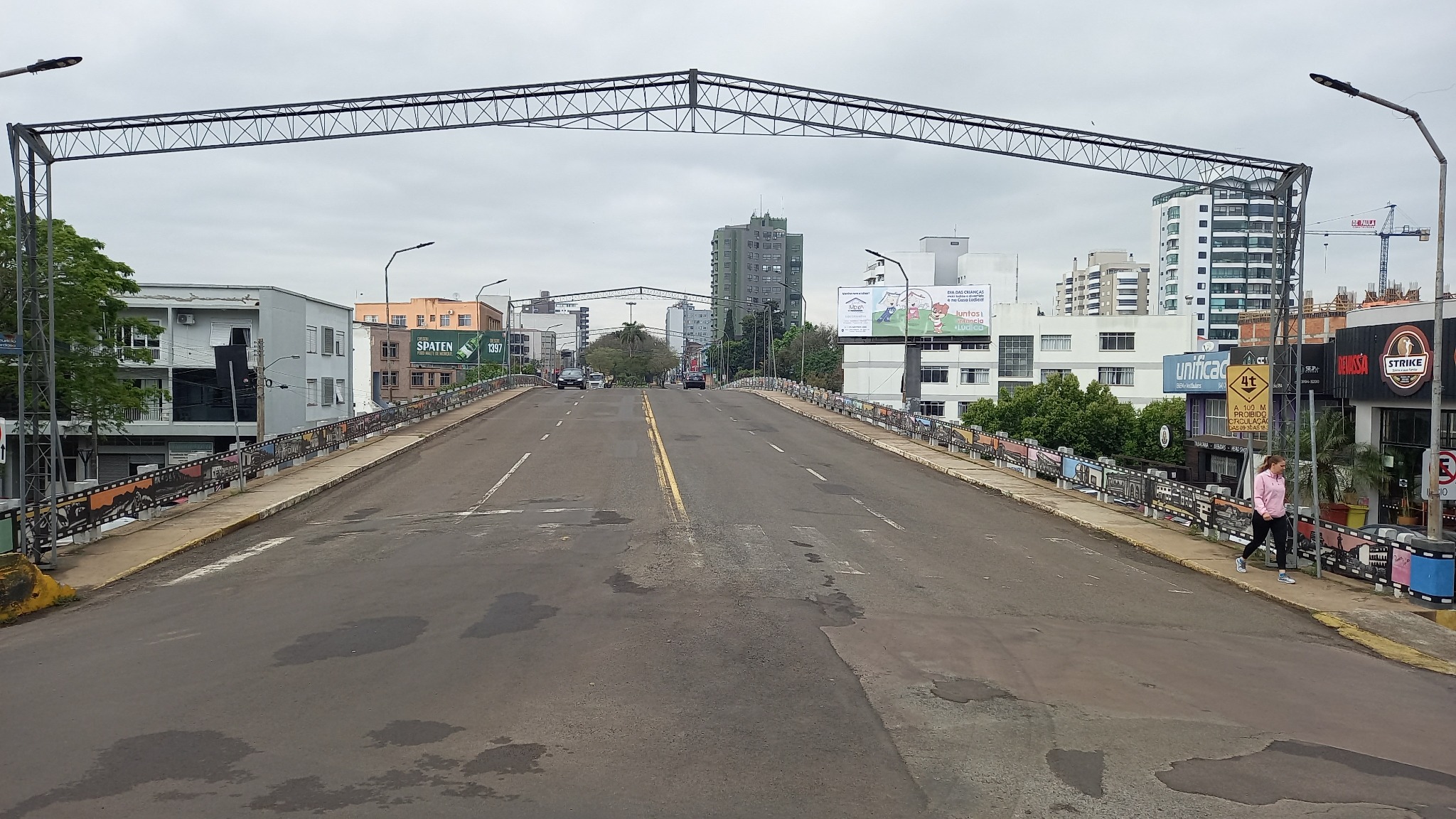 Você está visualizando atualmente VIADUTO SERÁ FECHADO PARA INSTALAÇÃO DAS LUZES DE NATAL