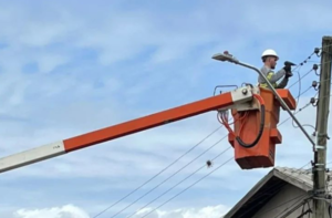 Leia mais sobre o artigo INICIA QUARTA FASE DE INSTALAÇÃO DAS LÂMPADAS DE LED EM ERECHIM