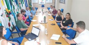 Leia mais sobre o artigo Secretários de Administração da AMAU se reúnem em Erechim