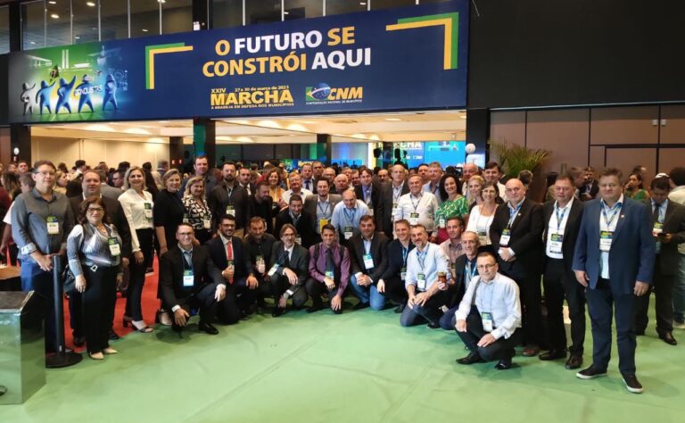 AMAU com maior delegação da história na Marcha a Brasília - AMAU ...