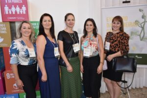 Leia mais sobre o artigo Primeiras-damas da AMAU presentes na Assembleia de Verão da Famurs