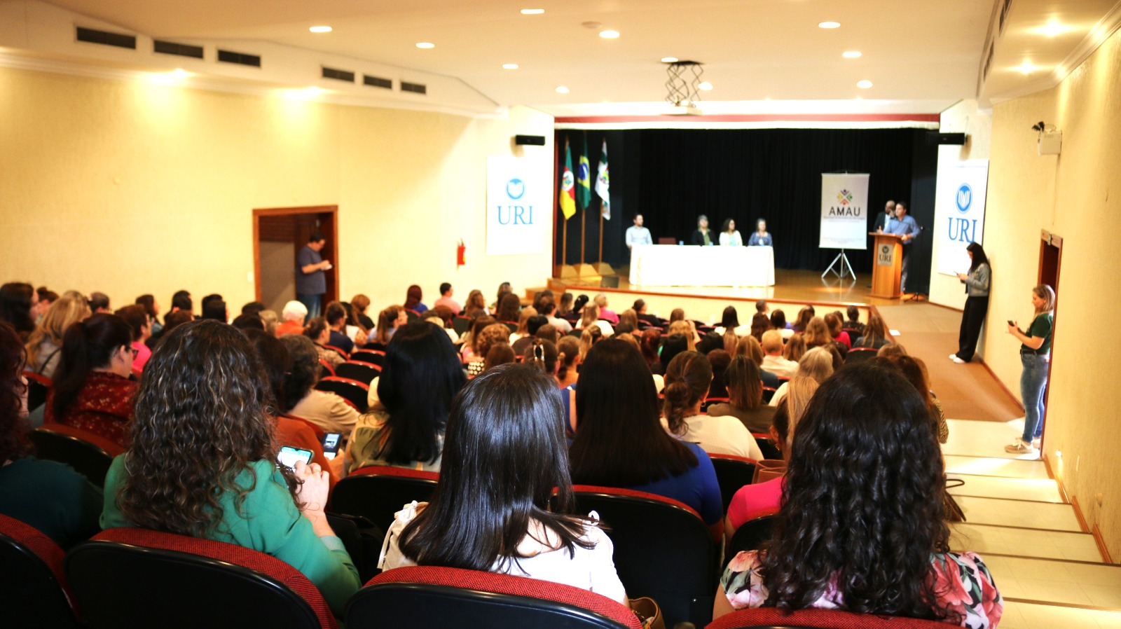 Você está visualizando atualmente Municípios da Amau se reúnem para debater o futuro da educação