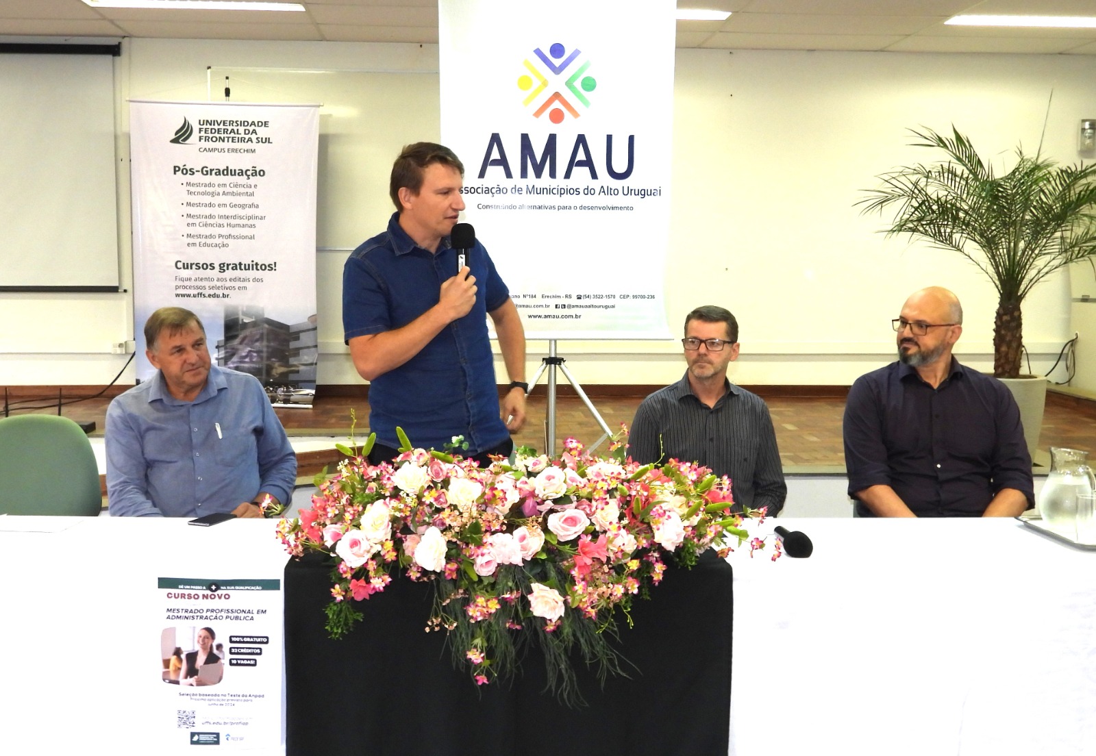 Você está visualizando atualmente Prefeitos da AMAU visitam laboratórios da UFFS Campus Erechim