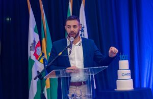 Leia mais sobre o artigo Presidente da AMAU destaca papel do empreendedorismo da ACCIE para o desenvolvimento regional