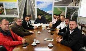 Leia mais sobre o artigo Prefeitos da AMAU apresentam demandas ao Daer em audiência em Porto Alegre