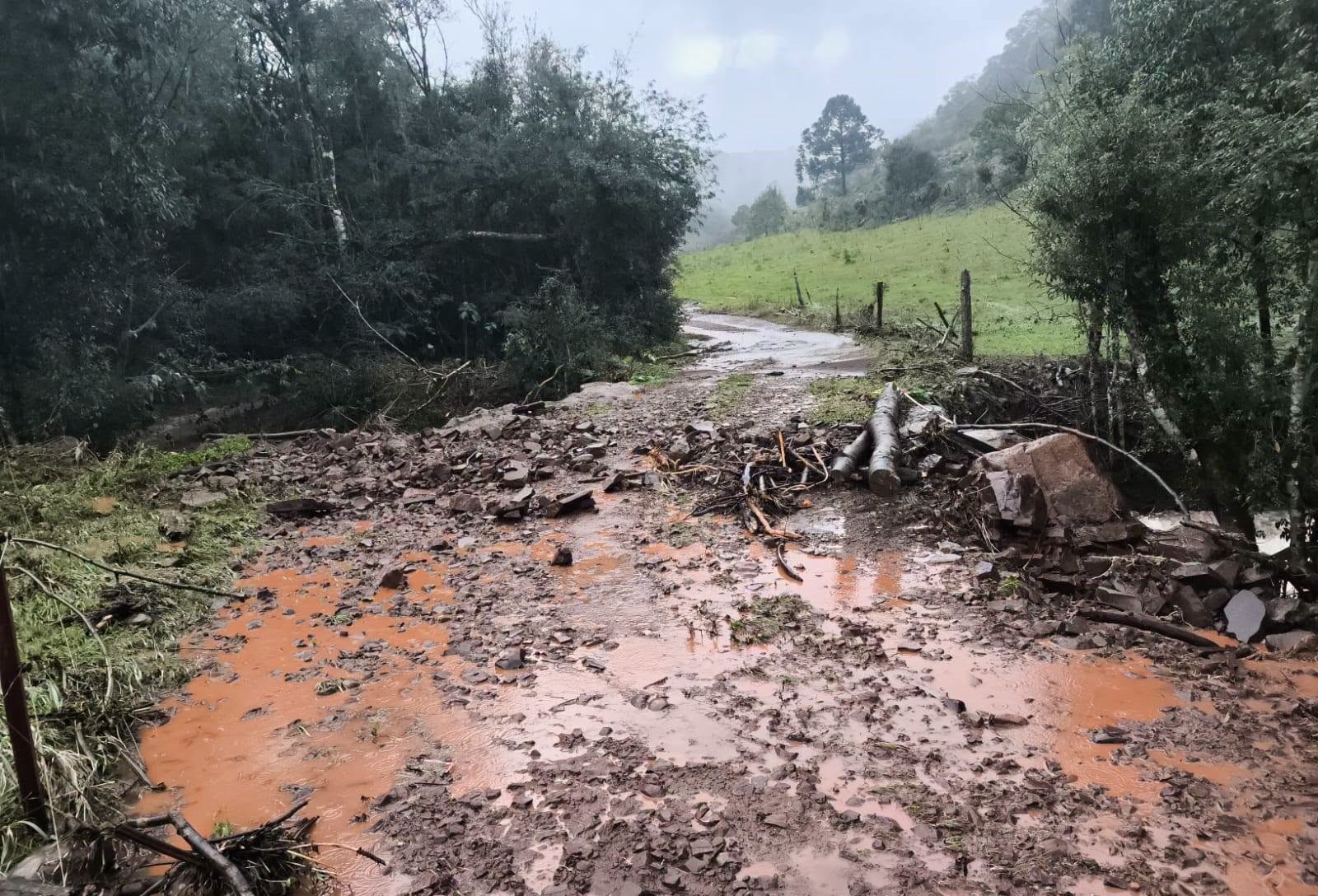 No momento, você está visualizando Chuvas castigam o Alto Uruguai e AMAU avalia decreto de emergência conjunto