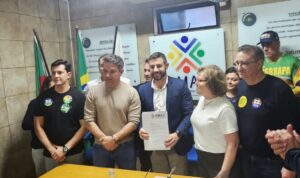 Leia mais sobre o artigo AMAU apresenta demandas regionais a Zucco durante encontro com prefeitos e entidades